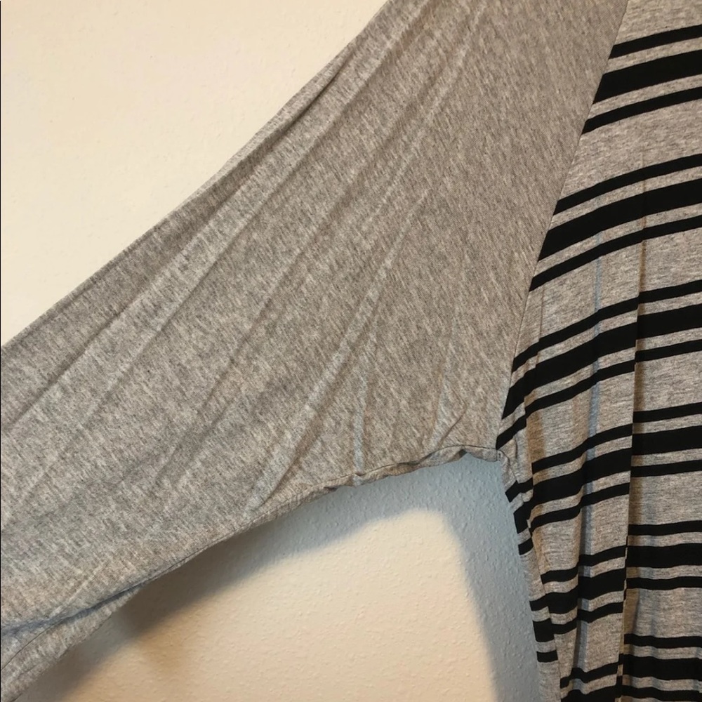 Lularoe Randy tee - Picture 2 of 5